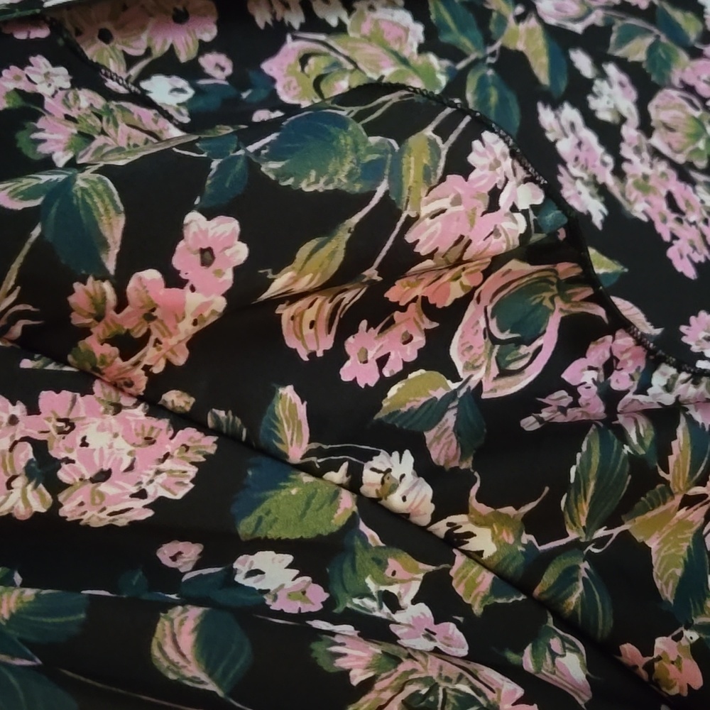 Floral V-Neck Ruffle Dress - Black and Pink - Picture 8 of 9